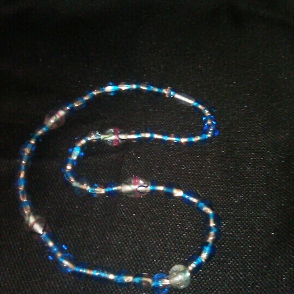 Beaded necklaces - Picture 5 of 5